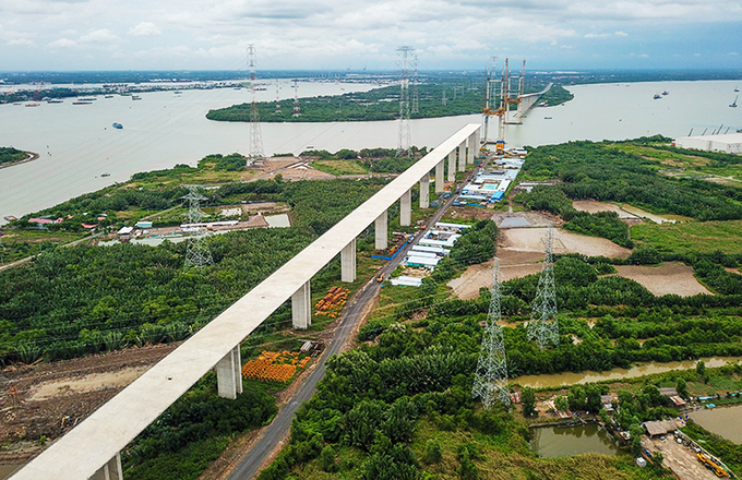 Cao tốc Bến Lức - Long Thành đang xây dựng đoạn qua địa bàn huyện Nhà Bè. Ảnh: Tập Đoàn Phúc Land